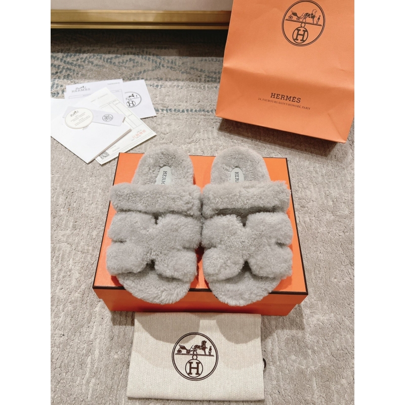 H**mes slippers
